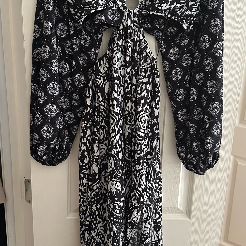 Abercrombie & Fitch Black and White Floral Maxi Dress - Picture 3 of 4